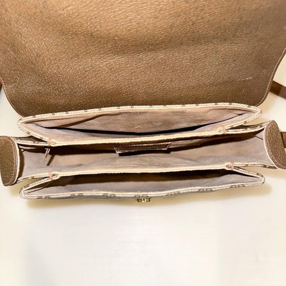 PERFECT GIFT - Authentic Gucci Sherry Line Crossbody - Pre-Loved - Picture 6 of 12